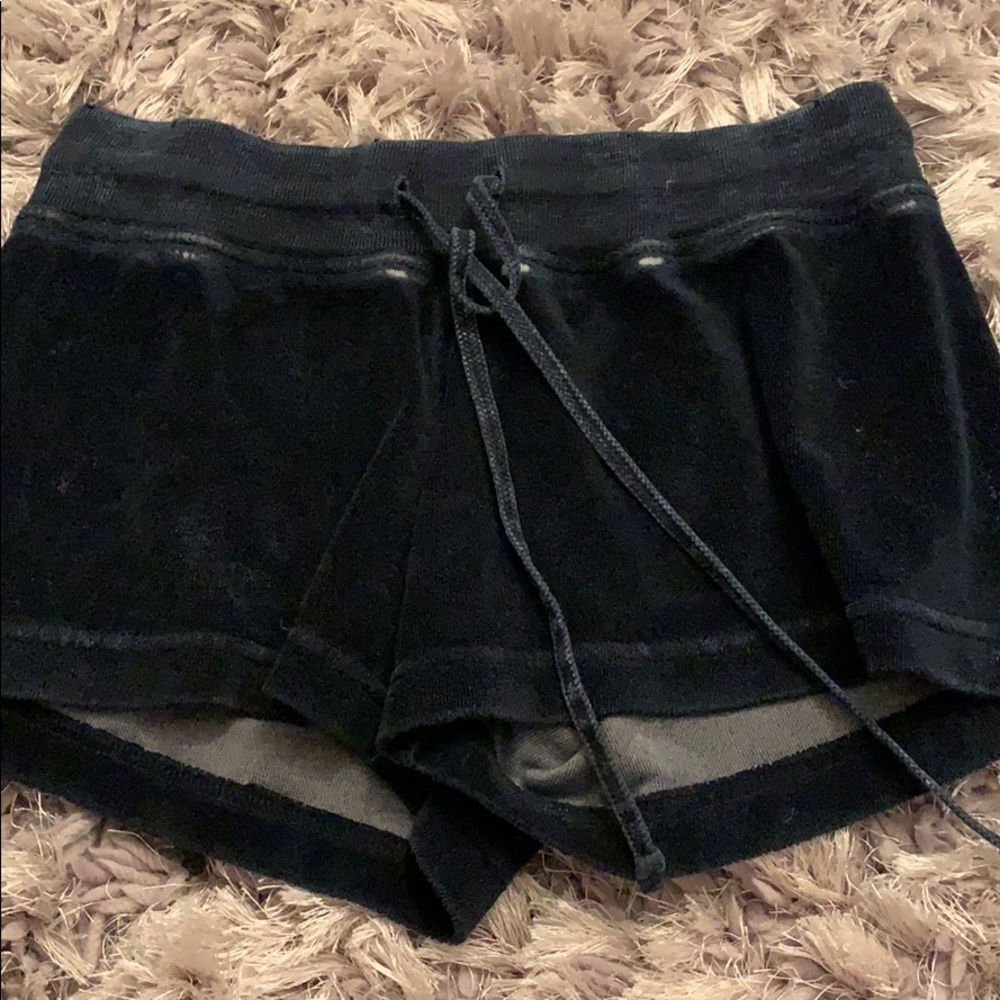 NAVY HARDTAIL SHORTS